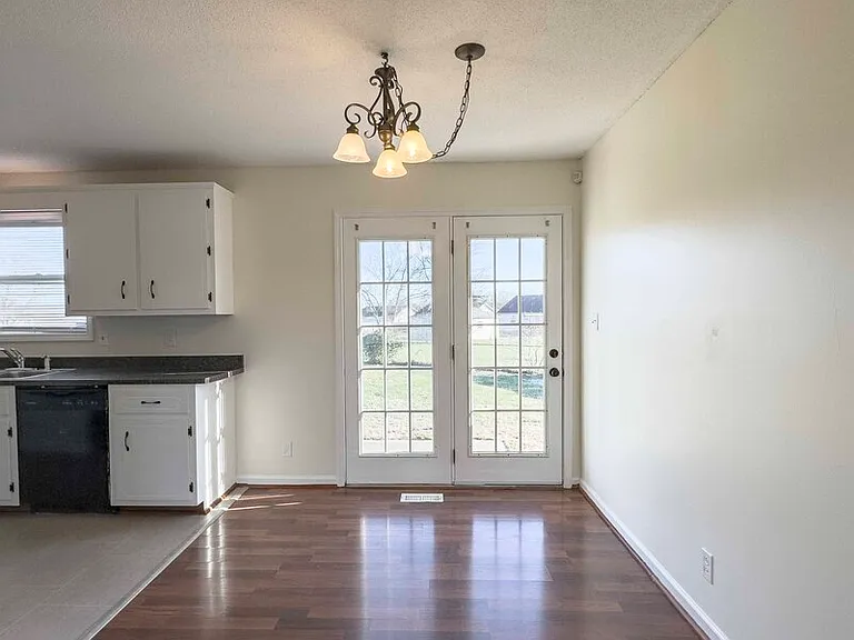 104 Waterford Dr — Photo 4
