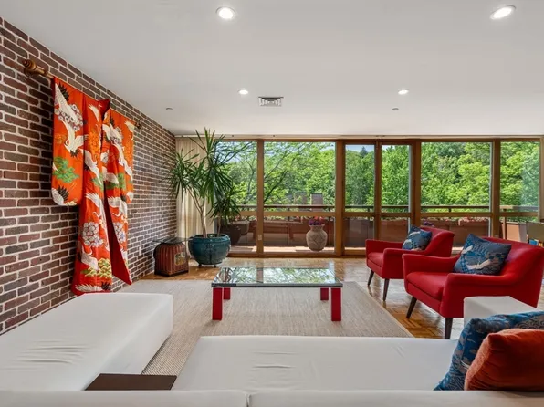 241 Perkins St Unit D301, Jamaica Plain, MA 02130