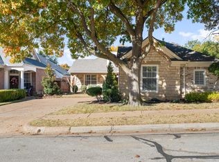 2305 Folkstone Way, Bedford, TX 76021
