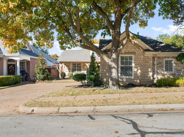 2305 Folkstone Way, Bedford, TX 76021