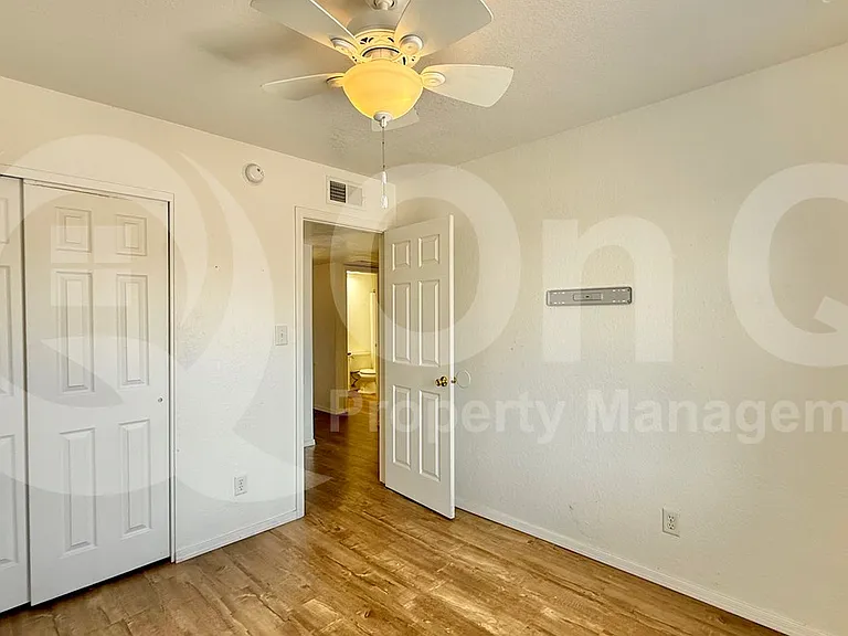 1007 N Menze St — Photo 7