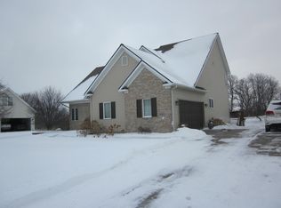 8383 Parkside Dr, Grand Blanc, MI 48439