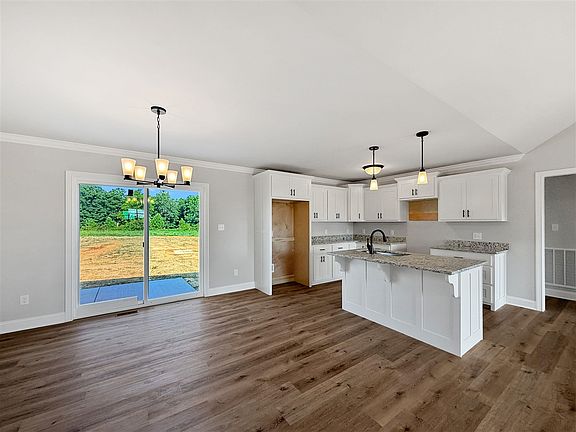5th image of 108 New Roe Rd