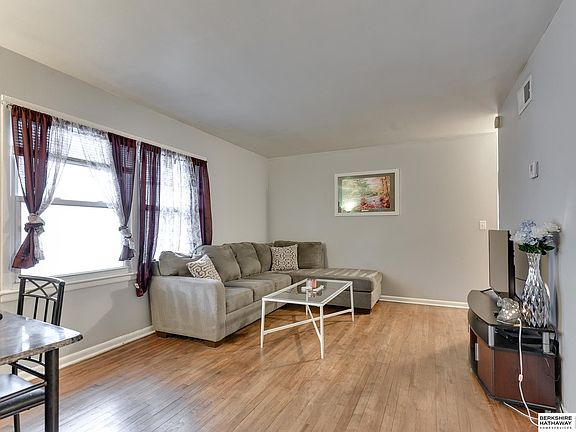 5th image of 904 N 12th St