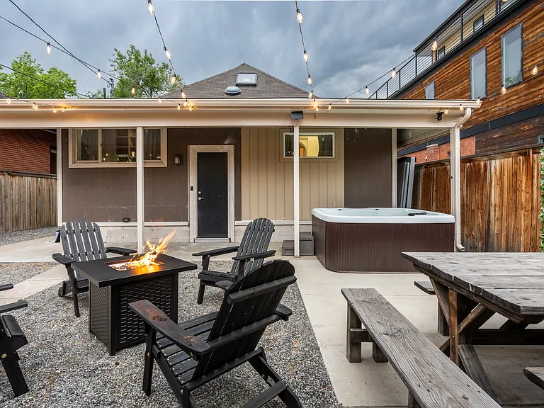 1246 S Clarkson St — Photo 17
