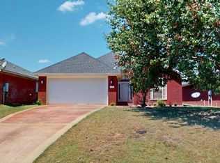223 Windsor Garden Dr, Enterprise, AL 36330