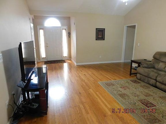 5th image of 624 Stonetrace Dr