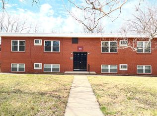615 SW Summit Ave #1, Topeka, KS 66606