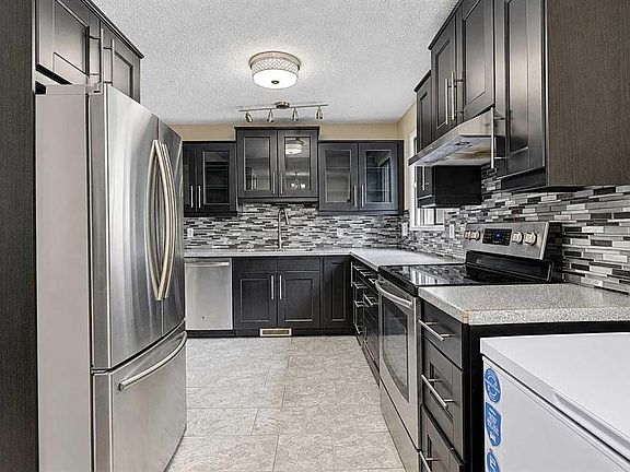 3rd image of 9449 S 69th Ave