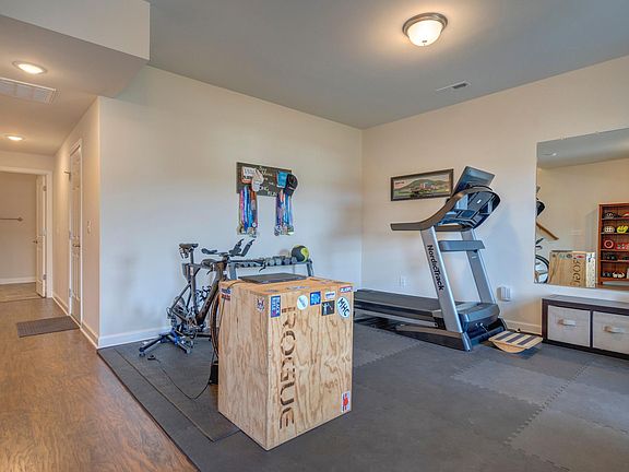 5th image of 370 Hamilton Ave NW