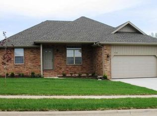 1742 N Chandler Rd, Springfield, MO 65802