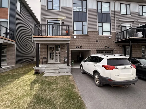 272 Elsie Macgill Walk, Ottawa, ON K2W 0L2