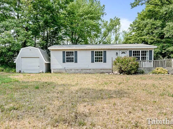2442 Timberline Dr, Rothbury, MI 49452