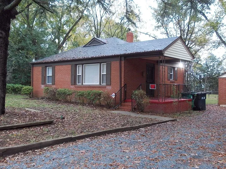 2746 Dogwood Ave — Photo 1