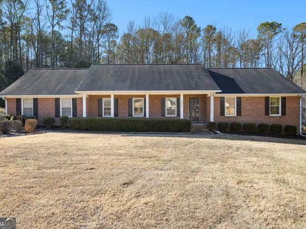 105 Walden Way, Fayetteville, GA 30214