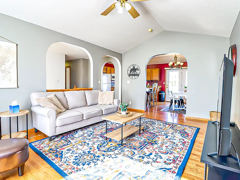 1524 Hilltop Rd — Photo 6