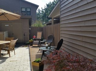 1940 Stonewood Dr, Winston Salem, NC 27103