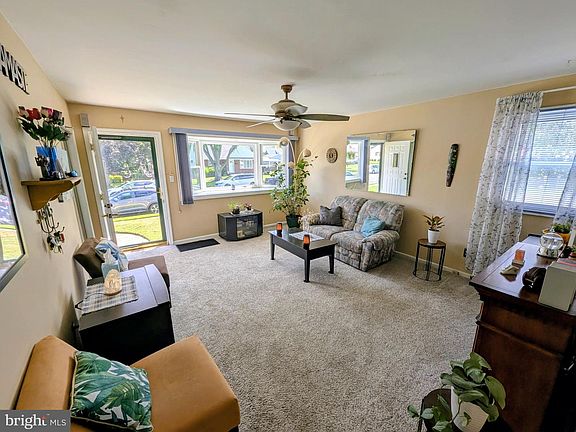 4th image of 3641 Deepwater Ln