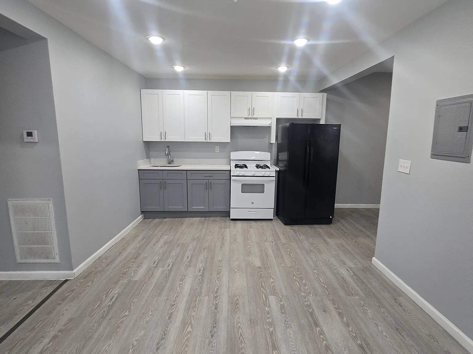 4 bed, $2,600 — Photo 2