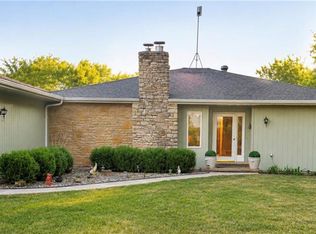 28140 Hospital Dr, Paola, KS 66071