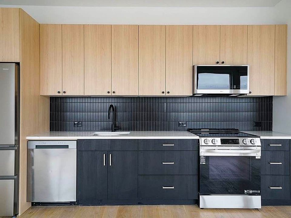 1st image of 11-14 35th Ave #616