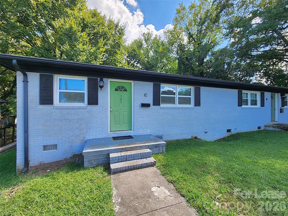 162 Cabarrus Ave E