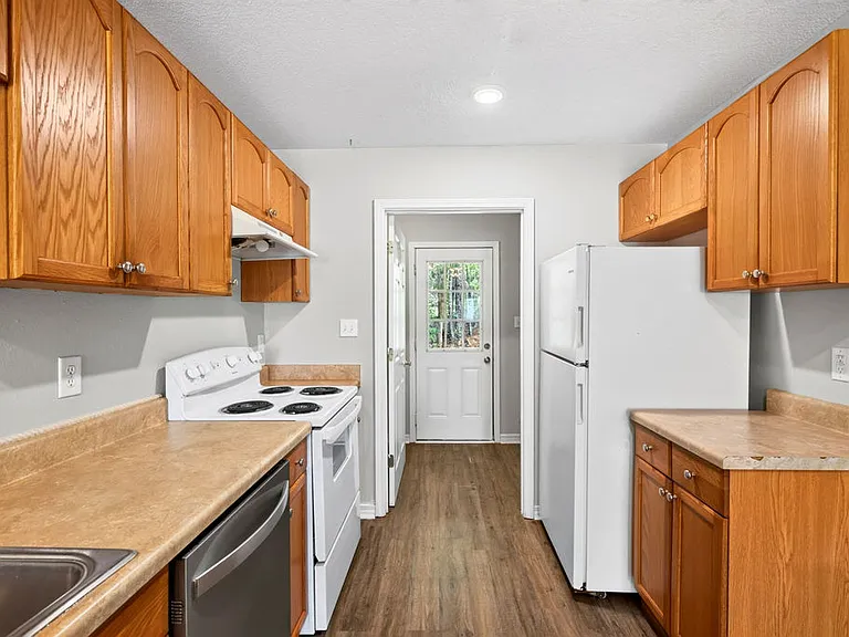 15119 Deer Creek Dr #B — Photo 11