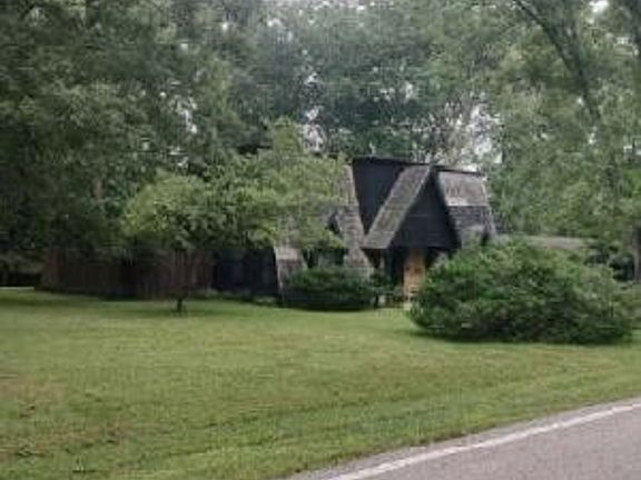 3rd image of 94 Laurel Ln