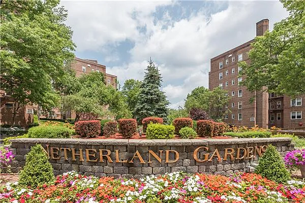 Sold by Exclusive Properties Sotheby's International Realty | media 12
