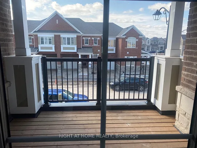 1593 Moira Cres — Photo 15