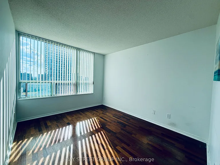 238 Doris Ave #2002 — Photo 11