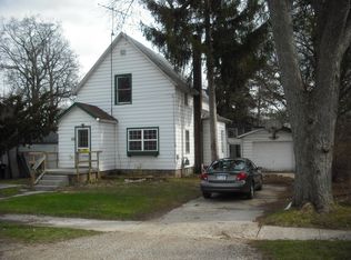 915 Masonic Ave, Belding, MI 48809