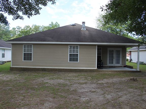 3rd image of 120 Elmwood Dr