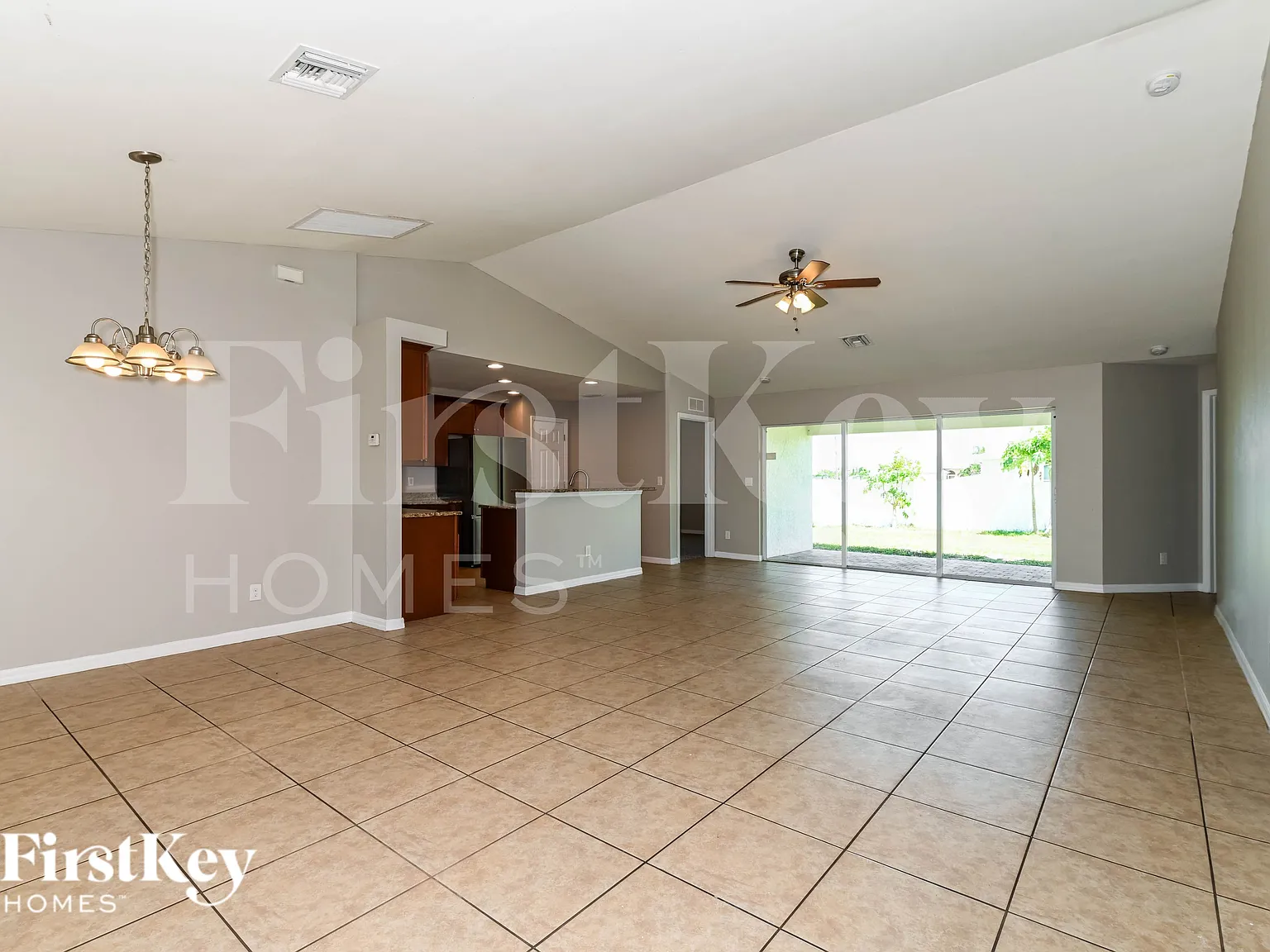 4 bed, 2.0 bath, 1829 sqft, $1,985 — Photo 3