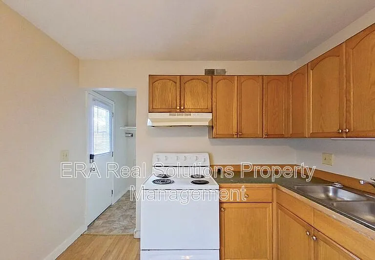 2462 Hiawatha St — Photo 7