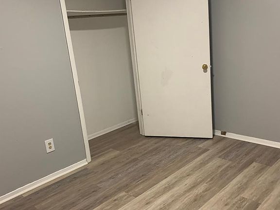 4th image of 212 Preston Ave #0