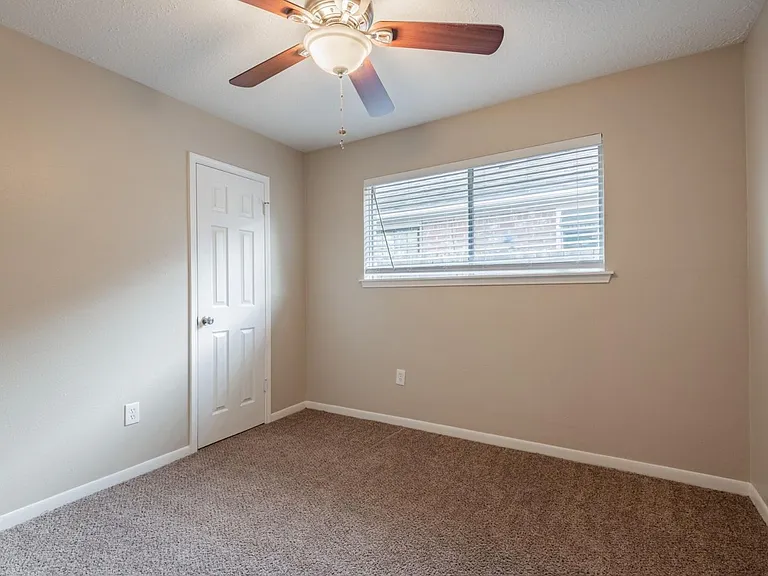 1007 Cascade Creek Dr — Photo 9