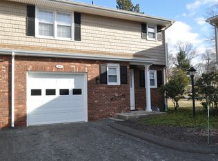 15 Davenport Rd #15, West Hartford, CT 06110