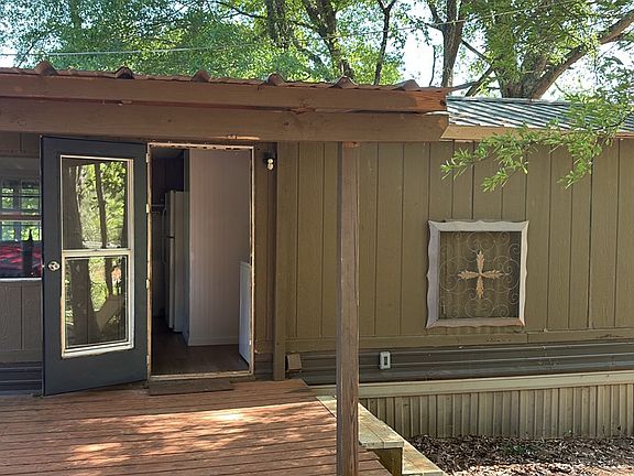3rd image of 227 Blue Ridge Riding Club Rd
