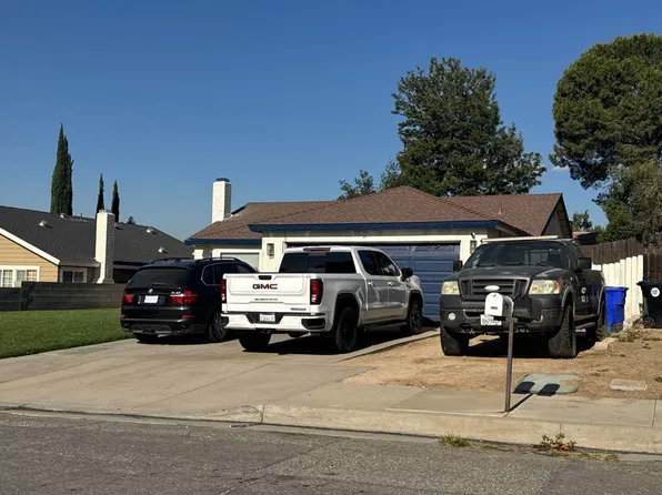 6194 N Walnut Ave, San Bernardino, CA 92407