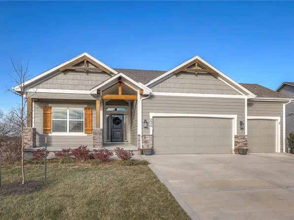 2926 SW Arboridge Dr, Lees Summit, MO 64082