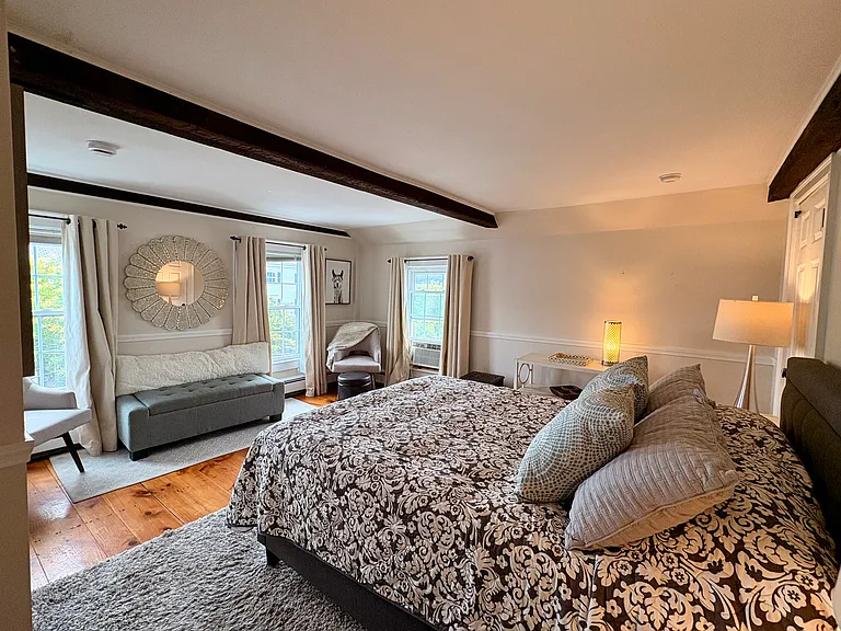 77 Pleasant St #5 — Photo 9
