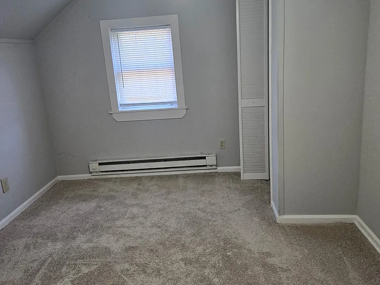 215 W Dover St #D — Photo 9