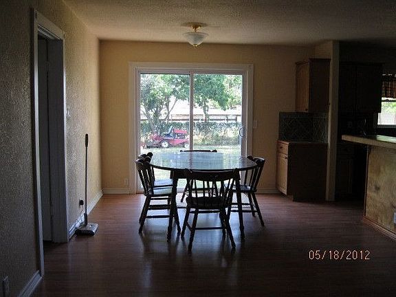 3rd image of 1202 W Wheeler St