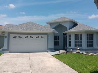 17735 Acacia Dr, North Fort Myers, FL 33917