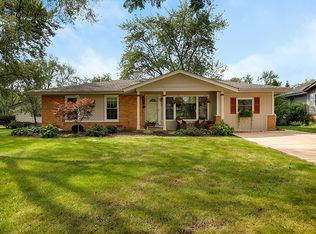 572 Sussex Ct, Elk Grove Village, IL 60007