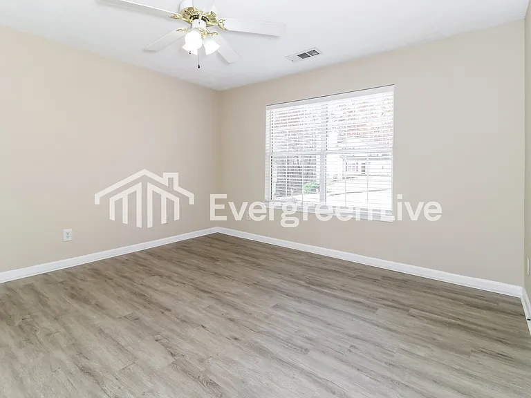520 Ashland Manor Dr — Photo 7