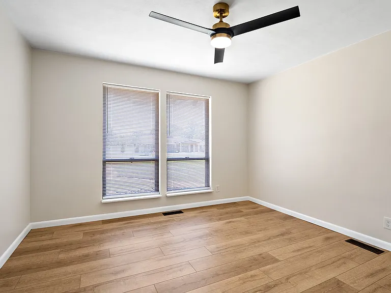 12215 Blackhall Dr — Photo 14