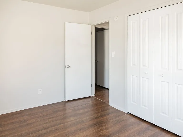 10517 N McKinley Ave — Photo 15