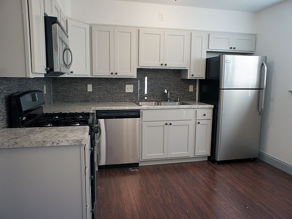 3rd image of 9532 Guthrie Ave